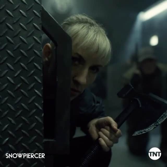 ミッキー・サムナーのインスタグラム：「FAST APPROACHING S2 Jan 25 2021 @tntdrama  @snowpiercertv  #snowpiercer」
