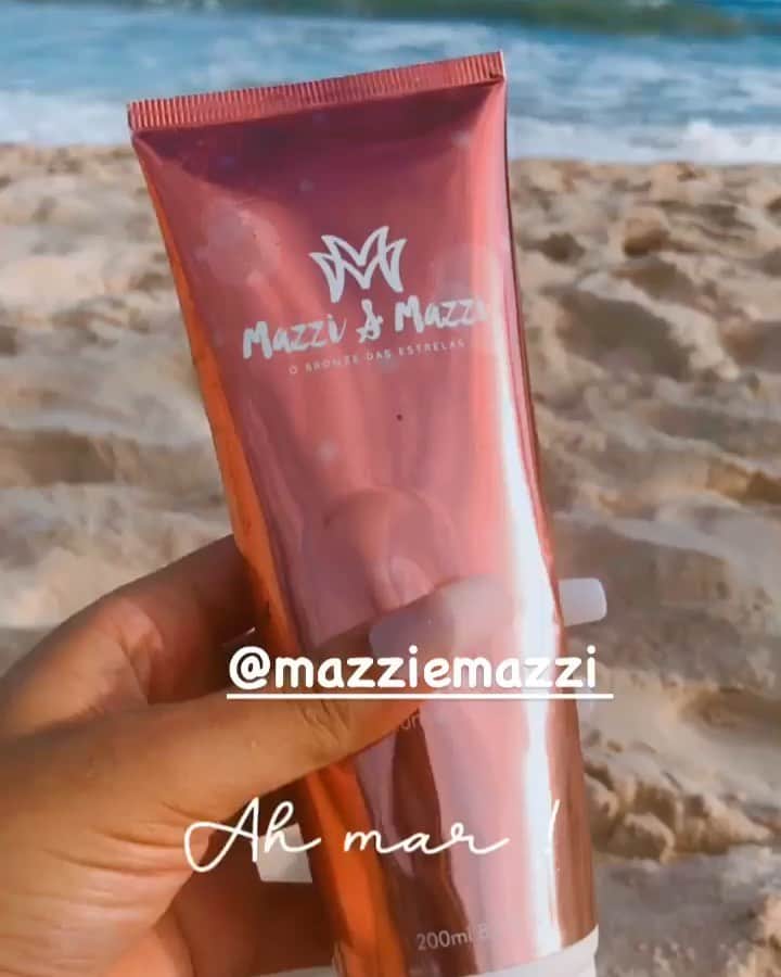 エレン・サンタナのインスタグラム：「@mazziemazzi 👙☀️🌊✨」