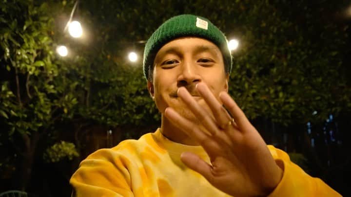 ショーン・エバリストのインスタグラム：「🚨MAXIMUM CAPACITY*** I’m sorry for anyone else who can’t jump in. 😩🙇🏻‍♂️🙏🏽  For all my dance people, I decided to do a FREE Choreography class on zoom this Thursday at 4pm (pst) just hoping it helps anyone that might need to feel good and move around atm🙂 Link in Bio to sign up.   Also level is a little more on the int/adv side🤷🏻‍♂️idk, I teach slow anyway and still figuring out which piece:) Well hope to see some friends☀️Feel free to share this🙏🏽」