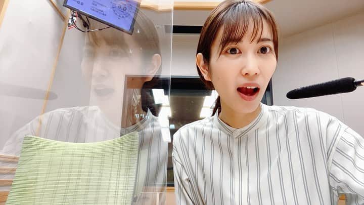 佐藤千晶のインスタグラム：「走れ歌謡曲、今年も走るぞ。  #走れ歌謡曲2021 #ラジオ #佐藤千晶 #アクリル板に反射してるね」