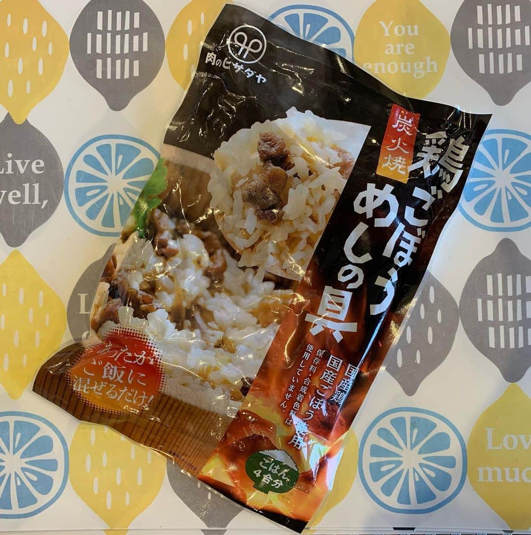 中澤裕子のインスタグラム：「・・  戴き物２  今日の磯田久美子さん（ @kumiko_isoda_ ） のコーナー「めちゃ得火曜日」で紹介されました 肉のヒサダヤさんの 『鶏ごぼうめしの具』  ロケのディレクターさんから 「中澤さんは家族だから４合分を」と戴きました。  今日はスタジオにいらっしゃらなくて お礼が言えなかったのですが 嬉しすぎました☺️  #肉のヒサダヤ  さん  #めちゃ得コーナー見ると肉がたべたくなる」