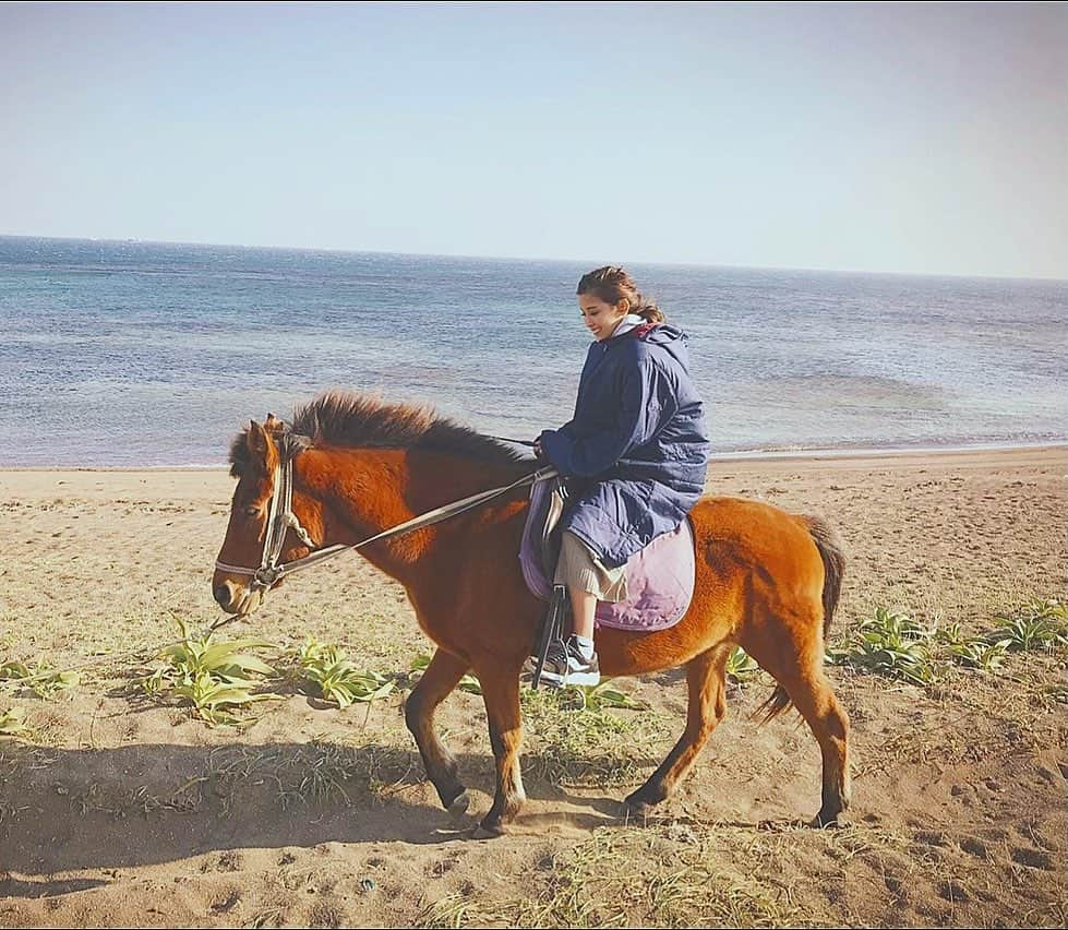 益田アンナさんのインスタグラム写真 - (益田アンナInstagram)「落ち着いたら行きたいとこの一つ。  韓国、済州島🇰🇷  自然もアートも楽しめて、ご飯が何食べても美味しすぎて感動してた、、  仕事では2回くらい行かせてもらったんだけど、次はプライベートで必ずまた行きたい✈️  #韓国#済州島#チェジュ島#済州島旅行#旅行」1月12日 16時09分 - anna_masuda