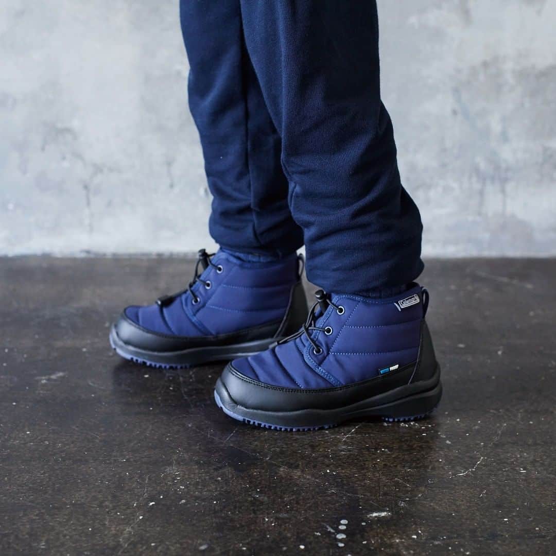 ASBee(アスビー)のインスタグラム：「【Coleman コールマン ALBERTA キッズアウトドアブーツ】﻿ 当社限定商品！ アウトドアスタイルのキッズ用ウィンターブーツ。  キッズアウトドアブーツ ¥2,450＋消費税 ﻿ #coleman #asbee #shoes #outdoor #newarrivals #instafashion ﻿ #コールマン #アスビー #シューズ #キッズシューズ #アウトドア #アウトドア #冬シューズ #新作 #ネイビーカラー #キッズカジュアル #カジュアルファッション #デイリーファッション #休日スタイル #デイリーユース #タウンユース #靴好き #あしもと倶楽部」