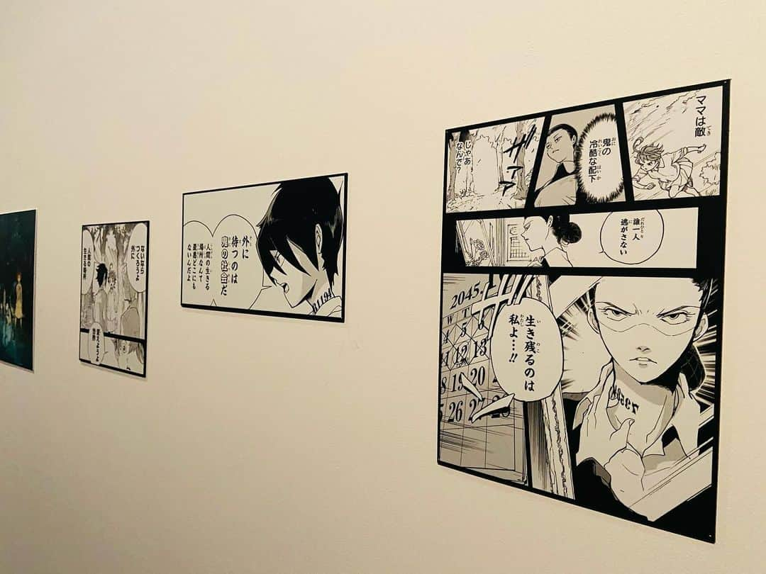 水口美香さんのインスタグラム写真 - (水口美香Instagram)「約束のネバーランド展最終日すべり込みセーフしました。夕方に約ネバ読み終えて、そういえば約ネバ展っていつまでやってるんだっけと調べたら今日。急いで家出ました。こいういう時のオタクの行動力よ。  #約束のネバーランド　#約ネバ　#約ネバ展　#六本木ヒルズ　#森ビルデジタルアートミュージアム #森ビル展望台  #ジャンプ」1月12日 16時28分 - mika.mizuguchi