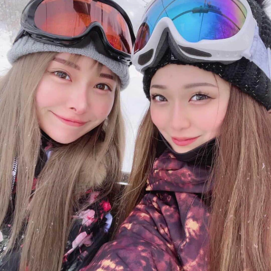 あくびえなのインスタグラム：「❄️ゆきまる子☃️. . . #スノボー #人生 #初 #❄️  #ゲレンデ  #アートメイク #眉毛 #2日目 #経過」