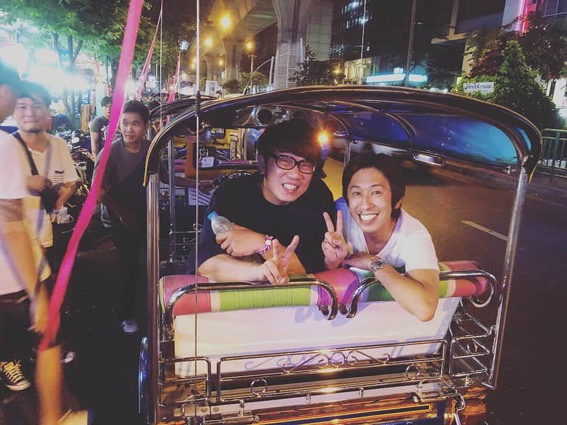 のインスタグラム：「フォルダ断捨離のついでに思い出に浸る日々。。 #待ってろ世界  #その前に #待ってろロケ」