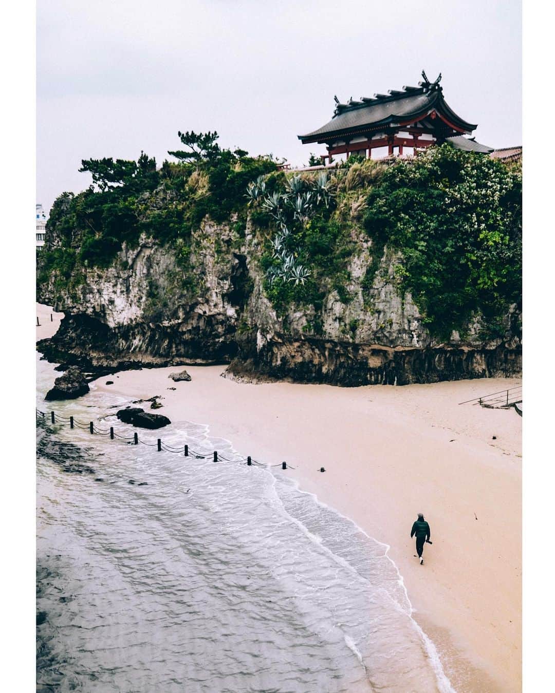 山中海輝のインスタグラム：「@dear__sir にも沖縄で撮った写真を少し追加しました📷」