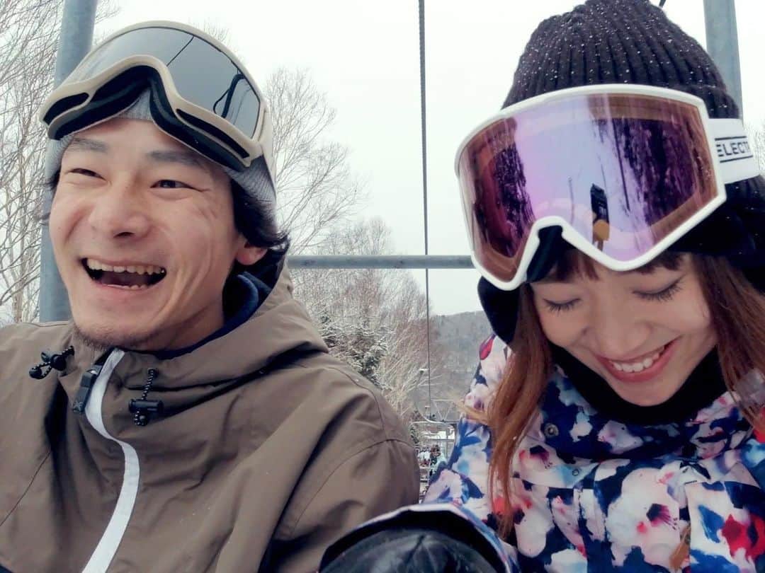 hoshinofumikaさんのインスタグラム写真 - (hoshinofumikaInstagram)「Bottom to top w @_ga_ku_ 🔥🏥 サラリーマンでありながら、 企業スポンサーをもつライダー馬淵学。 春に大怪我をして、驚異の爆速復活のストーリー、 動けない時に何をしていたかは Who’s TVから✔️みてね🎬 @fumika_hoshino のプロフィールにリンク乗ってます！ 怪我なく最高のシーズンにしましょ✨🔥 . . .  #snowboarding #snowboard #snow #winter #japan #ootd #スノーボード #スノボ #スノボー #スノボ女子 #スノボ好きな人と繋がりたい #冬 #スキー場 #スキー #馬淵学　#bottomtotop #まぶっさん道場」1月12日 7時52分 - fumika_hoshino