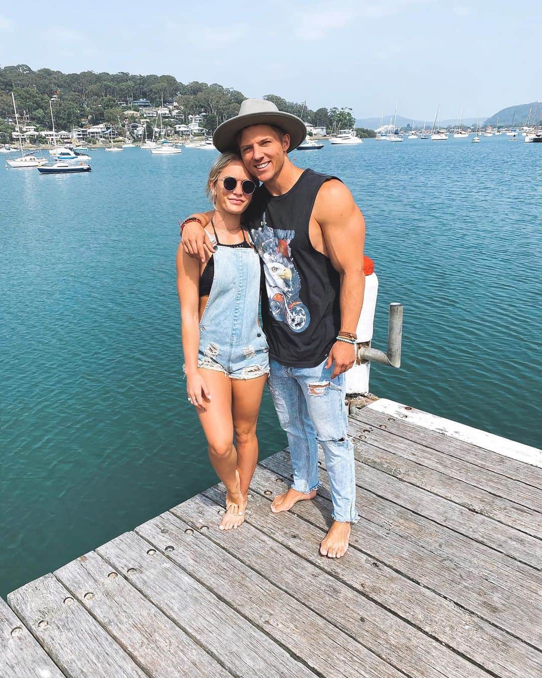 スティーブ・クックのインスタグラム：「Hey Australia! Please let me in, I promise to be on my best behavior!  Lots of people been asking what the latest is regarding  Morgan and our situation. I have an Australian visa but I have to get a travel ban exemption in order to get into the country to then quarantine for 14 days. Just waiting to hear back to see if I get granted one! @chrishemsworth maybe you need a training partner for the new flick?」