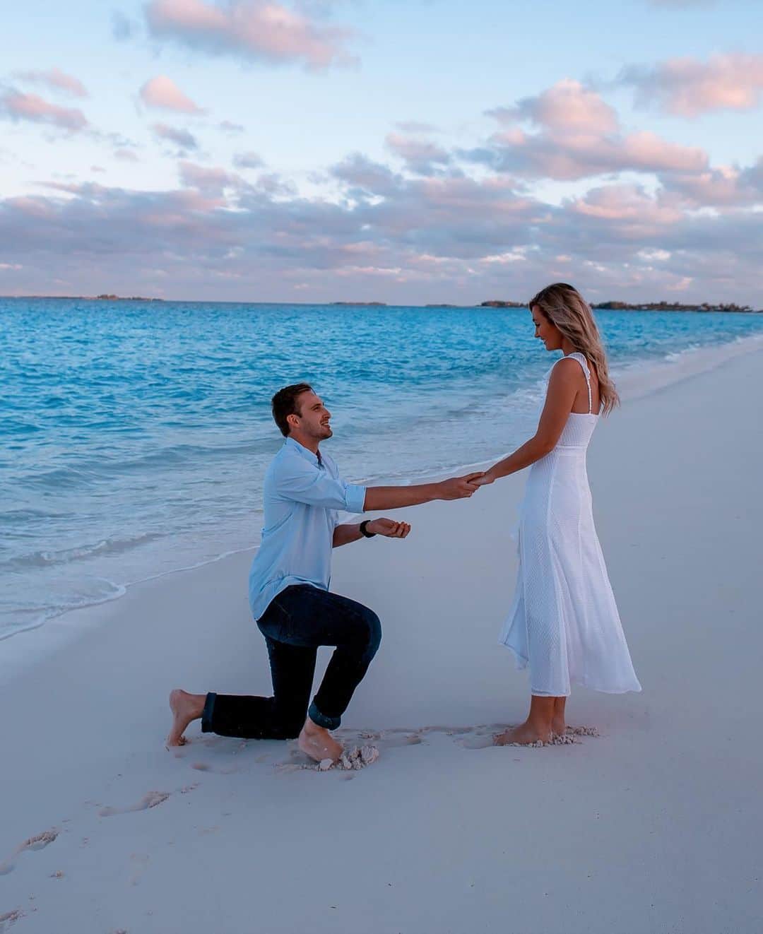サシャ・カリスのインスタグラム：「Future Mrs. Derek Sherman ❤️💍」
