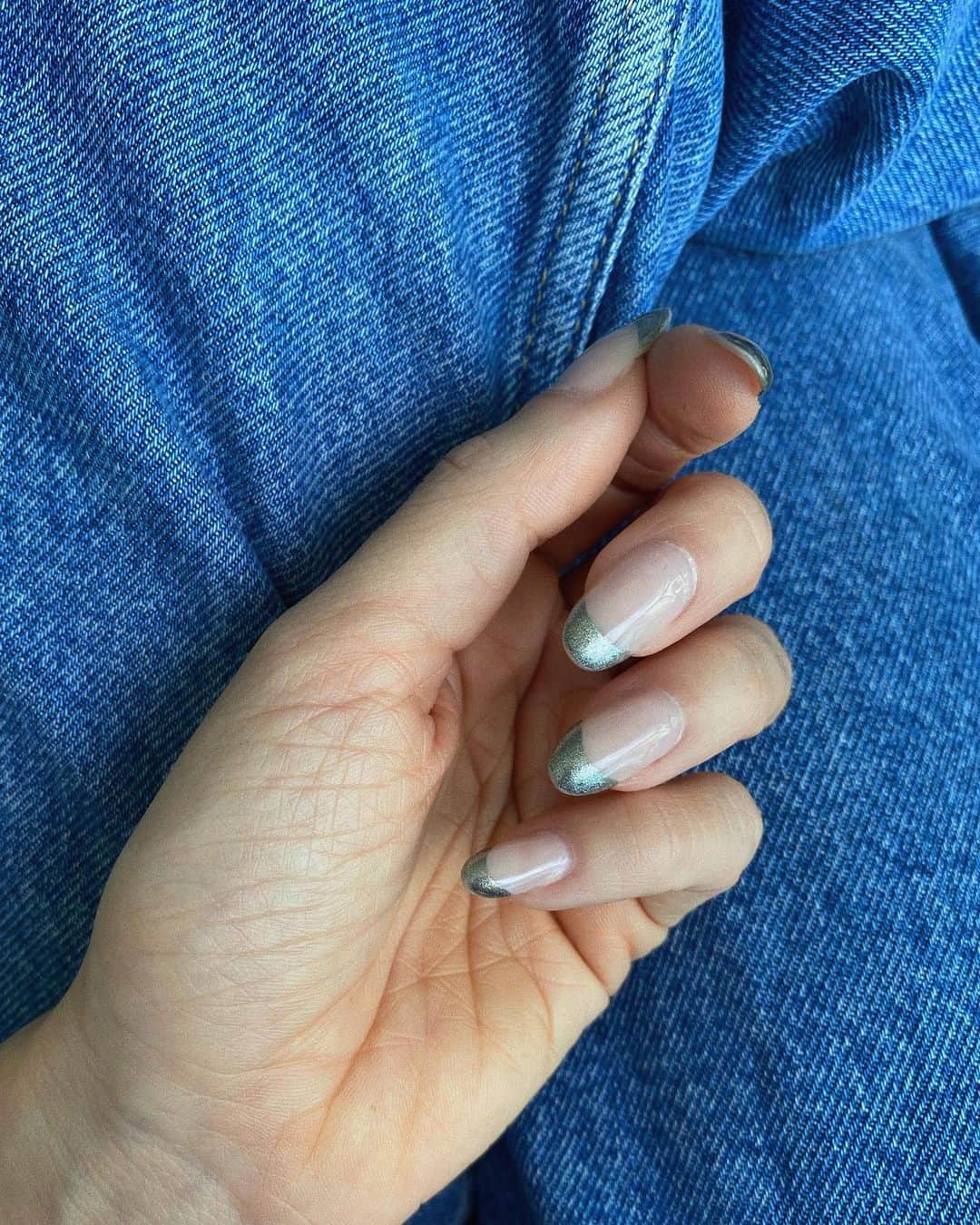 のインスタグラム：「uma francesa festiva ✨ quem vamos? Kkkk #nailart #frenchmani」