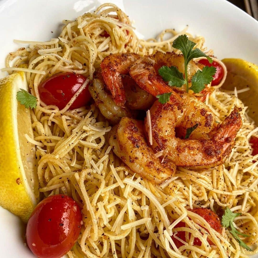 Flavorgod Seasoningsさんのインスタグラム写真 - (Flavorgod SeasoningsInstagram)「Shrimp scampi 🍤 🍋🧄🧀 by @platesbykandt⁠ -⁠ Key ingredients⁠ @flavorgod Garlic Lovers & Everything Seasonings⁠ -⁠ Add delicious flavors to your meals!⬇️⁠ Click link in the bio -> @flavorgod  www.flavorgod.com⁠ -⁠ Very easy recipe, probably less than 30 minutes!⁠ -⁠ @barillaus @barilla angel hair⁠ ⁠ @krogerco fresh shrimp and produce⁠ -⁠ Flavor God Seasonings are:⁠ 💥 Zero Calories per Serving ⁠ 🙌 0 Sugar per Serving⁠ 🔥 #KETO & #PALEO Friendly⁠ 🌱 GLUTEN FREE & #KOSHER⁠ ☀️ VEGAN-FRIENDLY ⁠ 🌊 Low salt⁠ ⚡️ NO MSG⁠ 🚫 NO SOY⁠ 🥛 DAIRY FREE *except Ranch ⁠ 🌿 All Natural & Made Fresh⁠ ⏰ Shelf life is 24 months⁠ -⁠ #food #foodie #flavorgod #seasonings #glutenfree #mealprep #seasonings #breakfast #lunch #dinner #yummy #delicious #foodporn ⁠ ⁠」1月12日 9時01分 - flavorgod
