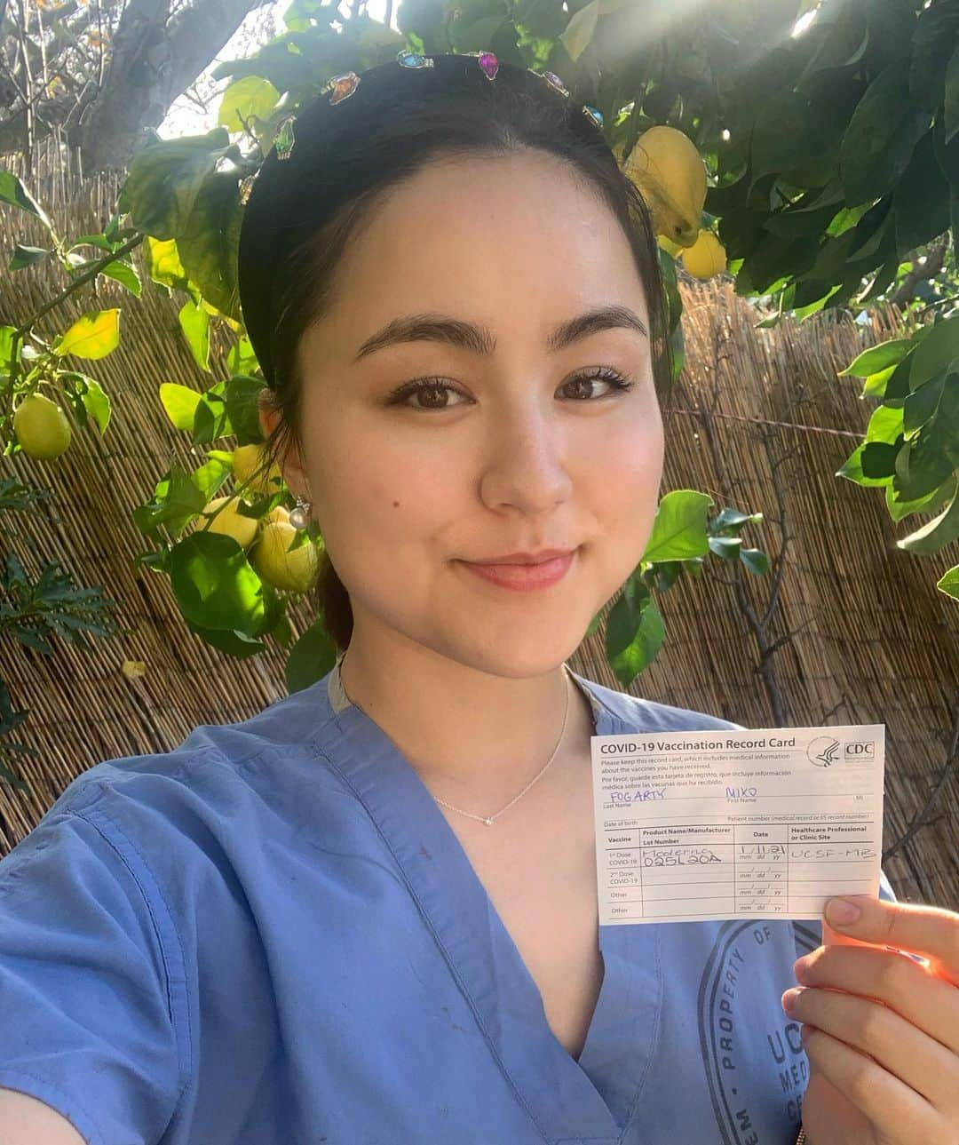 ミコ・フォガティのインスタグラム：「So grateful to have received the first dose of the COVID-19 vaccine today! 🥳」