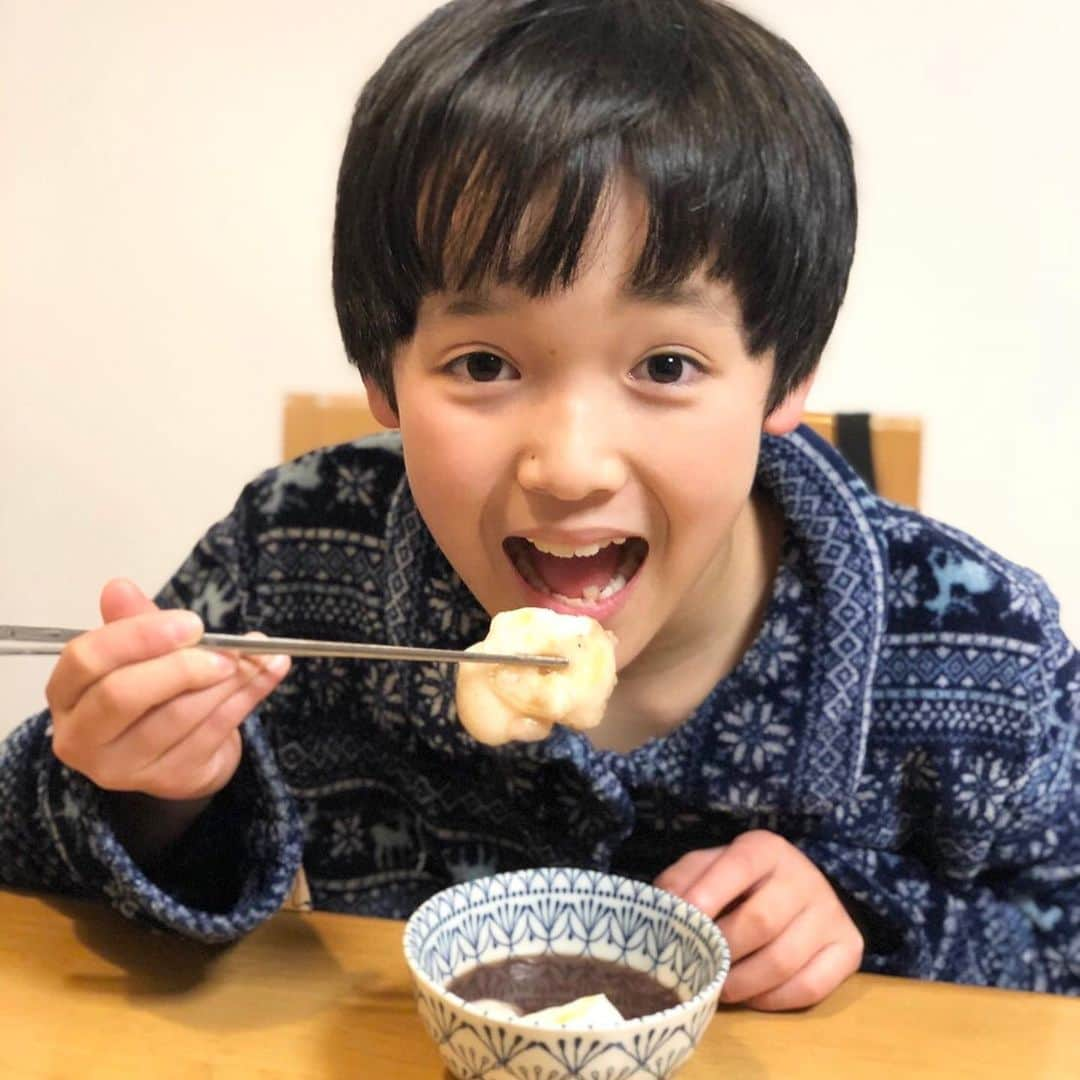 山口太幹さんのインスタグラム写真 - (山口太幹Instagram)「お母さんが鏡餅でぜんざいを作ってくれたんだ💕 美味しかったよ😋  #山口太幹 #宮崎出身 #小学生男子 #子役 #俳優 #朝ドラ子役 #モデル #海汐プロダクション所属 #アービング所属 #ぜんざい #鏡餅 #鏡開き #1月11日 #開運ぜんざい #ぜんざいを食べる日 #無病息災」1月12日 8時59分 - taiki_umipro