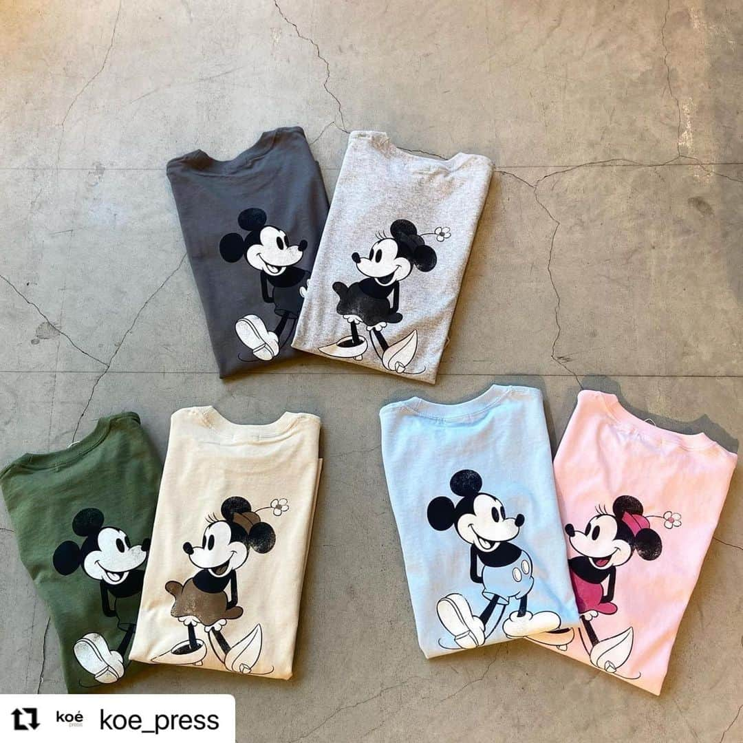 コエさんのインスタグラム写真 - (コエInstagram)「#Repost @koe_press ・・・ koe×Disney🌈 koeオリジナル、ビンテージロンTが登場！ ミッキーとミニーちゃんの配色はkoeだけのオリジナルカラーです。 ペアルックで着るも良し👌おうち時間でご家族でお揃いで着るのもオススメです👨‍👩‍👧‍👦 ・ ・ genderless series 【ビンテージミッキーロンT】 color:olive,sax,darkgray size:S.M.L price:¥3,990+tax（50%off） ・ 【ビンテージミニーロンT】 color:pink,beige,lightgray size:S,M,L price:¥3,990+tax（50%off） ・ ・ ・ #koe #hotelkoetokyo #koedonuts #koelobby #ミッキー #ミニー #ディズニーコーデ #ディズニー #ミニーコーデ #ミッキーコーデ #ロンt #ユニセックス #ユニセックスコーデ #ジェンダーレス」1月12日 8時59分 - koe_official