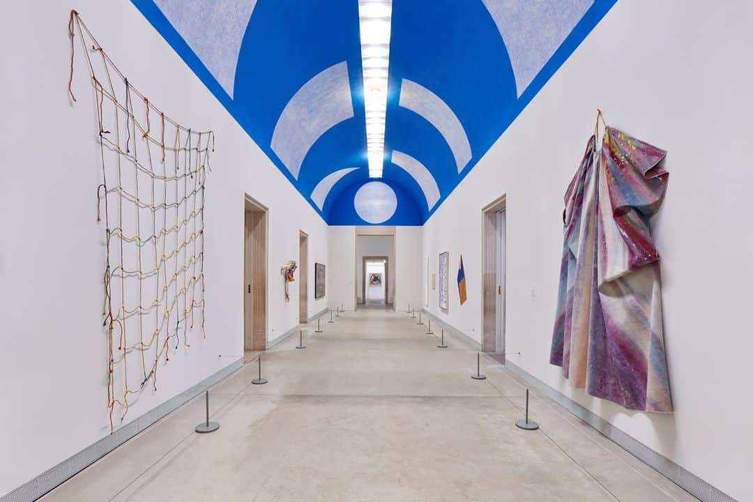 のインスタグラム：「By rethinking conventions associated with the painted canvas, the works in our new installation "Expanded Painting in the 1960s and 1970s" speak to the desire for a deeper, more fundamental connection to nature, the body, movement, and light.」