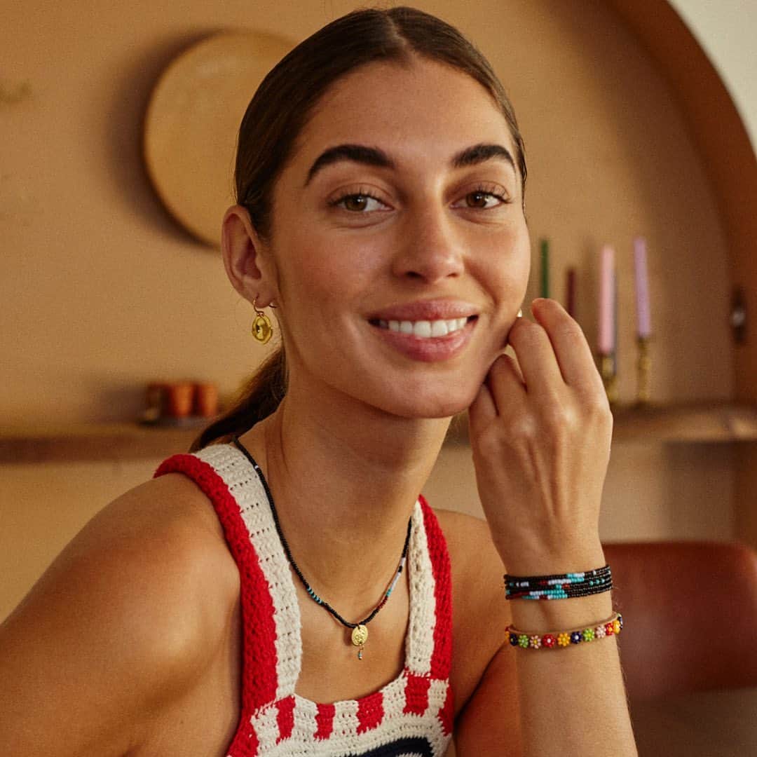 チャンルーのインスタグラム：「Jewelry with 💙 Tap to shop the Chan Luu x Ethical Fashion Initiative Collection, designed in collaboration with Kenyan artisan collectives.」