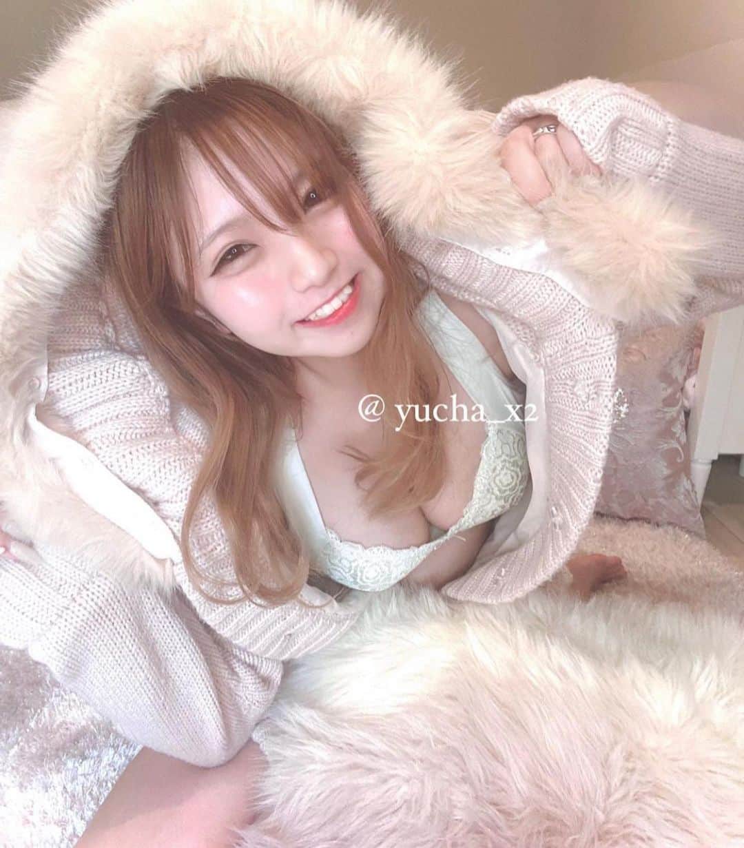 美女JAPANのインスタグラム：「どうも美女JAPANです！✨ ＊ ＊ 今回ご紹介するのはこの方‼️ ＊ ＊ ゆーちゃんさん！@yucha_x2 ＊ ＊ とっても綺麗！🙈💕 こんな綺麗な人滅多にいない！ ＊ ＊ あなたのタイプはどんな方ですか？  #色気 #可愛い #綺麗 #かわいい #写真集 #モデル #美肌 #笑顔 #スタイル抜群 #可愛い #可愛すぎ #会いたい #天使 #美女 #美人 #美しい #清楚 #スタイル #色白 #スタイル抜群 #美脚 #素敵 #カワイイ #応援」
