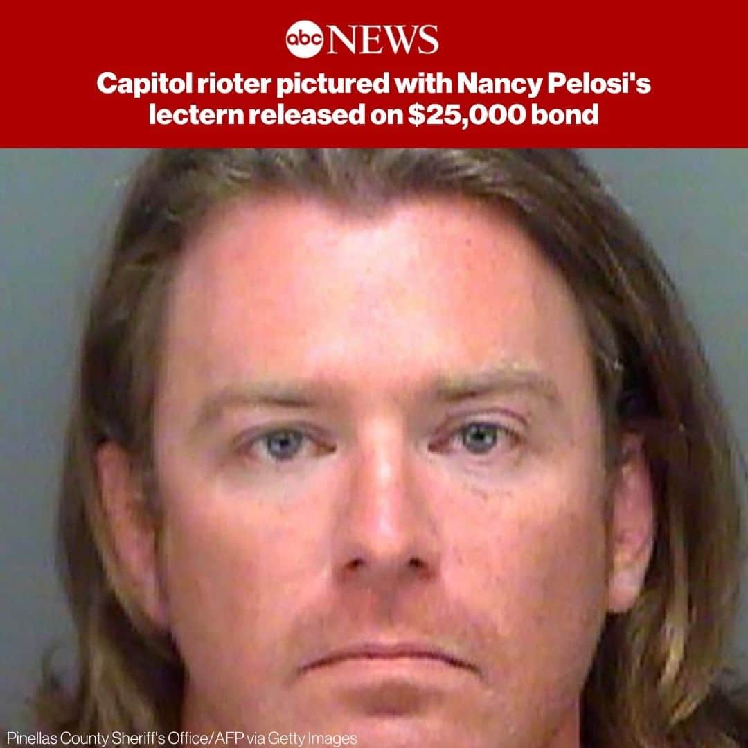ABC Newsさんのインスタグラム写真 - (ABC NewsInstagram)「The Florida man accused of stealing Nancy Pelosi's lectern has been released from jail on a $25,000 bond. MORE AT LINK IN BIO.」1月12日 9時20分 - abcnews