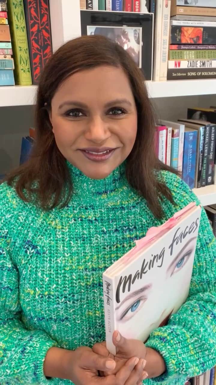 ミンディ・カリングのインスタグラム：「What are some of your favorite childhood books?」