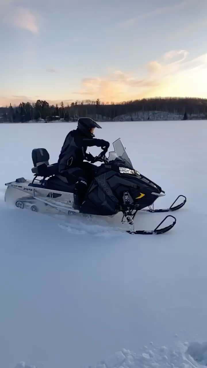 ジョシュ・デュアメルのインスタグラム：「Winter is here... and it’s pretty badass thanks to @polarissnow (special shout out to Hi-Way Service Polaris and Wheels Inc. in North Dakota)」