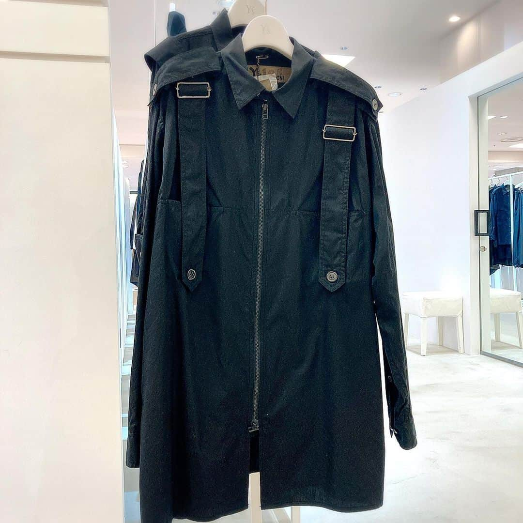 daimarusapporoさんのインスタグラム写真 - (daimarusapporoInstagram)「【Y’s BANG ON! POP UP SHOP】﻿ ﻿ Y’sのメンズ・ユニセックスライン、Y’s BANG ON! 最新コレクションを、1月9日(土)→31日(日)の期間、5階 特設会場でご紹介します。﻿ ﻿ Y’s BANG ON! は、メンズの型で構成される﻿シーズンレスのユニセックスコレクション。 ﻿ 70年代のブリティッシュパンクを思わせるシャツやパンツ、アレンジで変化するジャケットなど、テクニカルなデザインをY’s BANG ON!に落とし込みシンプルに着やすく構成。﻿ ﻿ 定番素材に加え、ガーゼチェック、タスランなど春夏ならではの生地を使用したアイテムをご提案します。﻿ ﻿ ﻿ ・1/31(日)﻿まで ・5階 特設会場﻿ ﻿ ﻿  #ys  #ワイズ  #大丸札幌」1月12日 10時46分 - daimarusapporo