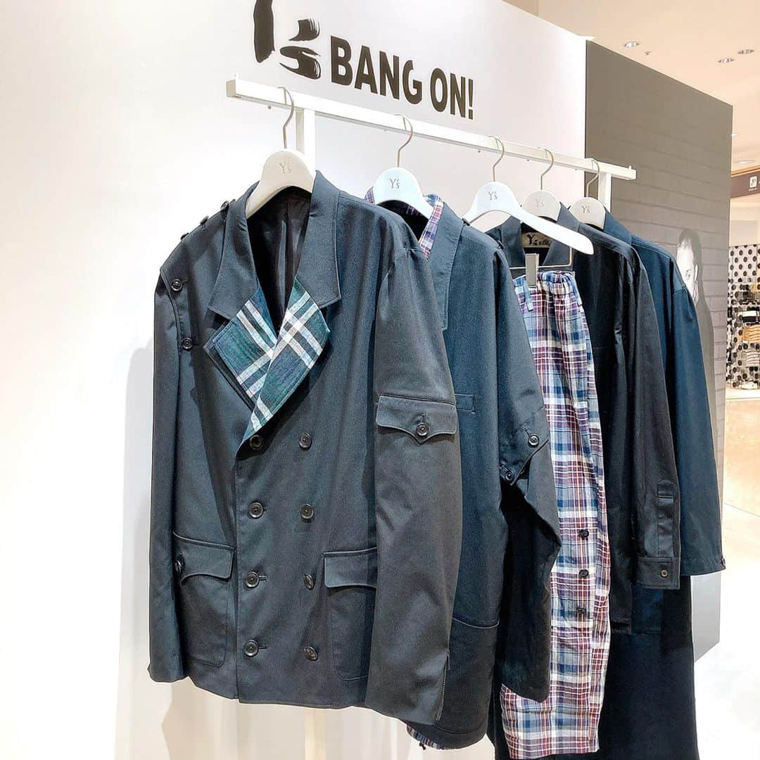 daimarusapporoさんのインスタグラム写真 - (daimarusapporoInstagram)「【Y’s BANG ON! POP UP SHOP】﻿ ﻿ Y’sのメンズ・ユニセックスライン、Y’s BANG ON! 最新コレクションを、1月9日(土)→31日(日)の期間、5階 特設会場でご紹介します。﻿ ﻿ Y’s BANG ON! は、メンズの型で構成される﻿シーズンレスのユニセックスコレクション。 ﻿ 70年代のブリティッシュパンクを思わせるシャツやパンツ、アレンジで変化するジャケットなど、テクニカルなデザインをY’s BANG ON!に落とし込みシンプルに着やすく構成。﻿ ﻿ 定番素材に加え、ガーゼチェック、タスランなど春夏ならではの生地を使用したアイテムをご提案します。﻿ ﻿ ﻿ ・1/31(日)﻿まで ・5階 特設会場﻿ ﻿ ﻿  #ys  #ワイズ  #大丸札幌」1月12日 10時46分 - daimarusapporo