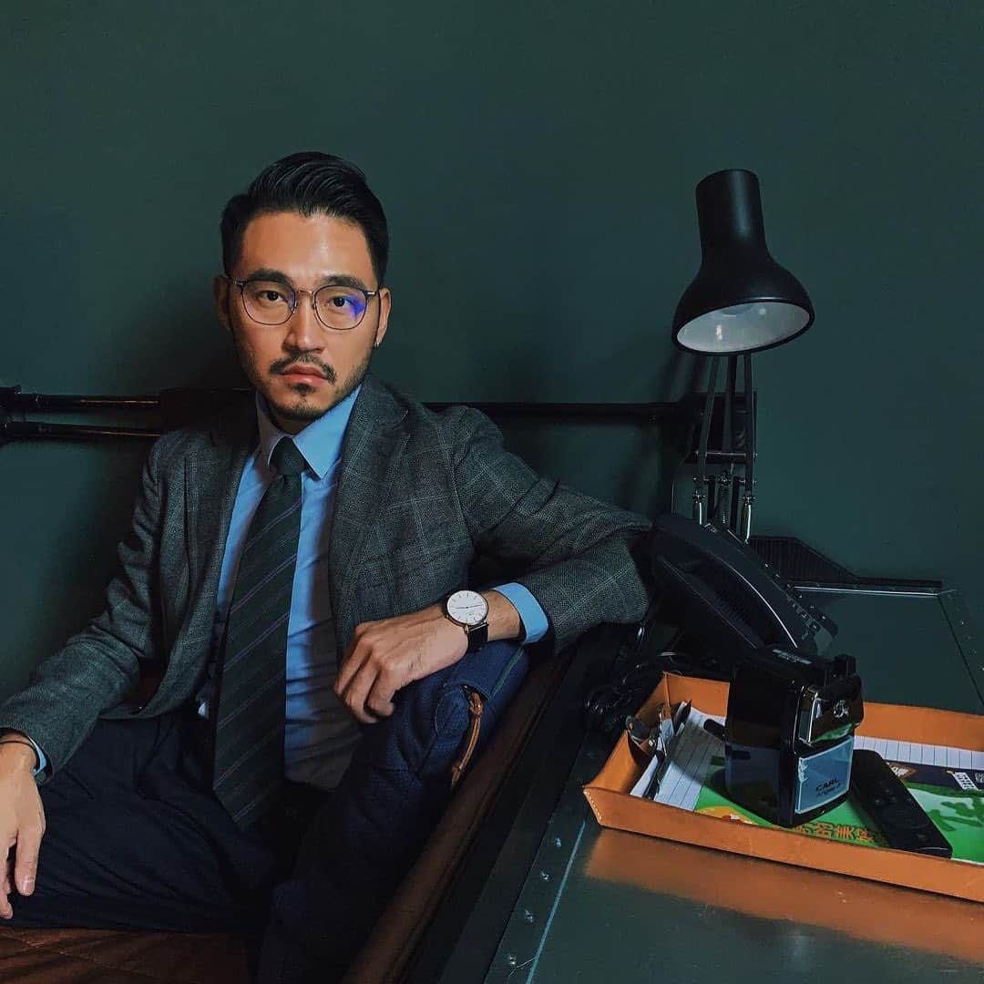 JINSさんのインスタグラム写真 - (JINSInstagram)「Tackle this week full of confidence with JINS Blue Light glasses.  Our JINS SCREEN Standard Blue Light lenses are free with any frame for a limited time. Try them out at jins.com」1月12日 11時04分 - jins.usa