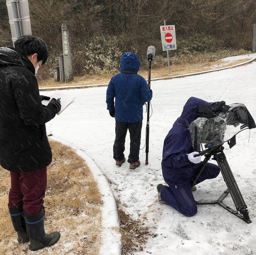 林輝彦さんのインスタグラム写真 - (林輝彦Instagram)「今日の情報局取材は”雪☃️”です！ 寒いです🥶 今日のとびっきりで放送です。 #雪　#裾野　#とびっきり　#テレビ #取材　#テレビ取材」1月12日 11時11分 - satv_hayashi1117