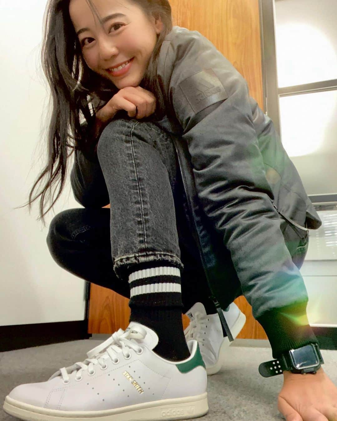 坂口佳穂さんのインスタグラム写真 - (坂口佳穂Instagram)「🤍💚🌎  @adidastokyo は2024年までに アディダス全ての製品にリサイクルポリエステルを100%使用するという目標に向けて進んでいます♻️🌱 私も未来のためにできることから続けていきます🌎  #STANSMITHFOREVER #ENDPLASTICWASTE #adidasOriginals #StanSmith #スタンスミス #createdwithadidas @adidastokyo」1月12日 16時56分 - s_ka_ho