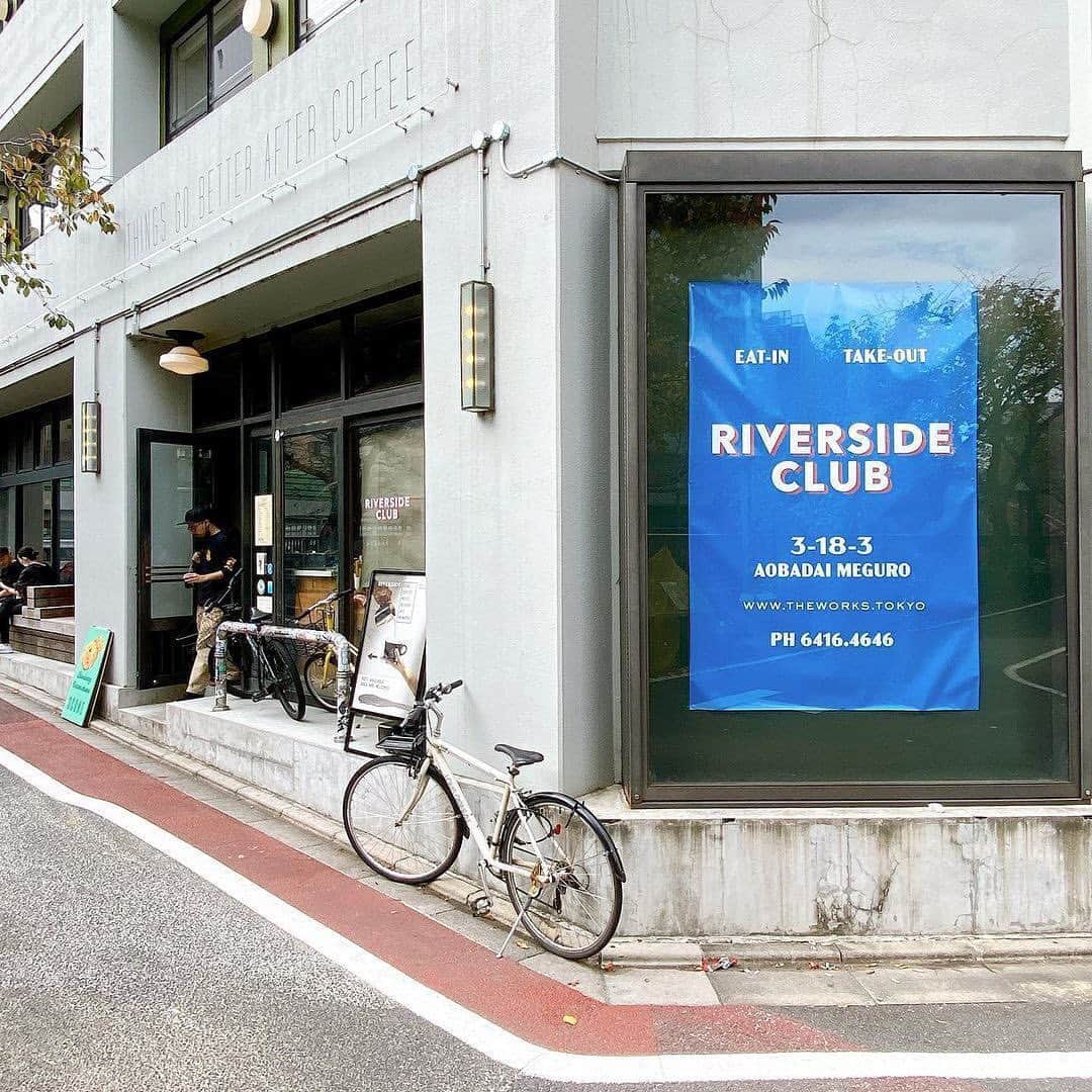 isutaさんのインスタグラム写真 - (isutaInstagram)「大人のお子様ランチに心躍る…♡﻿ ﻿ ﻿ 東京・中目黒にある「RIVER SIDE CLUB（リバーサイドクラブ）」は、2020年7月にオープンしたカフェ。﻿ ﻿ ﻿ ここでは、肉の巨匠と呼ばれる銀座マルディグラのシェフが監修したランチが楽しめます。﻿ ﻿ ﻿ まるでお子様ランチのような「ハンバーグナポリタン（1,400円）」は、皆大好きなてっぱんの組み合わせですよね。﻿ ﻿ ﻿ てっぺんに刺さったキュートな旗が、童心に帰らせてくれそう…♡﻿ ﻿ ﻿ ボリュームがあるので、お腹がすいている日のがっつりランチにおすすめですよ。﻿ ﻿ ﻿ 気になる方はぜひチェックしてみてくださいね♩﻿ ﻿ 【RIVER SIDE CLUB】﻿ 住所：東京都目黒区青葉台３丁目１８−３ THE WORKS 1F﻿ 営業時間：月～土　9:00-23:00(22:00L.O)﻿ 　　　　　日・祝　9:00-21:00(20:00L.O)﻿ 定休日：なし﻿ ﻿ ﻿ photo by﻿ @__aya_food__﻿ @nhllrn﻿ @m.k.vermouth86﻿ @hitoooomin_﻿ @o6_6o___tm﻿ @kuishinboculb   ﻿ #isuta #イスタ #isutapic﻿ #isutacafe #カフェ巡り #おしゃれカフェ﻿ #カフェスタグラム #cafestagram #カフェ ﻿ #カフェ好き#お洒落な人と繋がりたい﻿ #カフェ好きな人と繋がりたい #喫茶店﻿ #cafe #RIVERSIDECLUB #リバーサイドクラブ ﻿ #中目黒カフェ #中目黒グルメ #中目黒ランチ ﻿ #東京グルメ #東京カフェ #東京ランチ ﻿ #ランチ #ハンバーグ #パスタ #パスタランチ ﻿ #お子様ランチ #大人のお子様ランチ #カフェ活」1月12日 11時34分 - isuta_jp