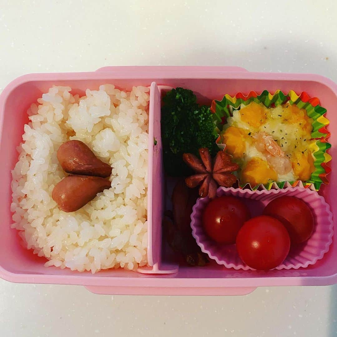 山根良顕さんのインスタグラム写真 - (山根良顕Instagram)「女子向け弁当！ ウインナーをハートにしてみました❤️ ブログでのアドバイスありがとうございます！」1月12日 11時36分 - ungirls_yamane