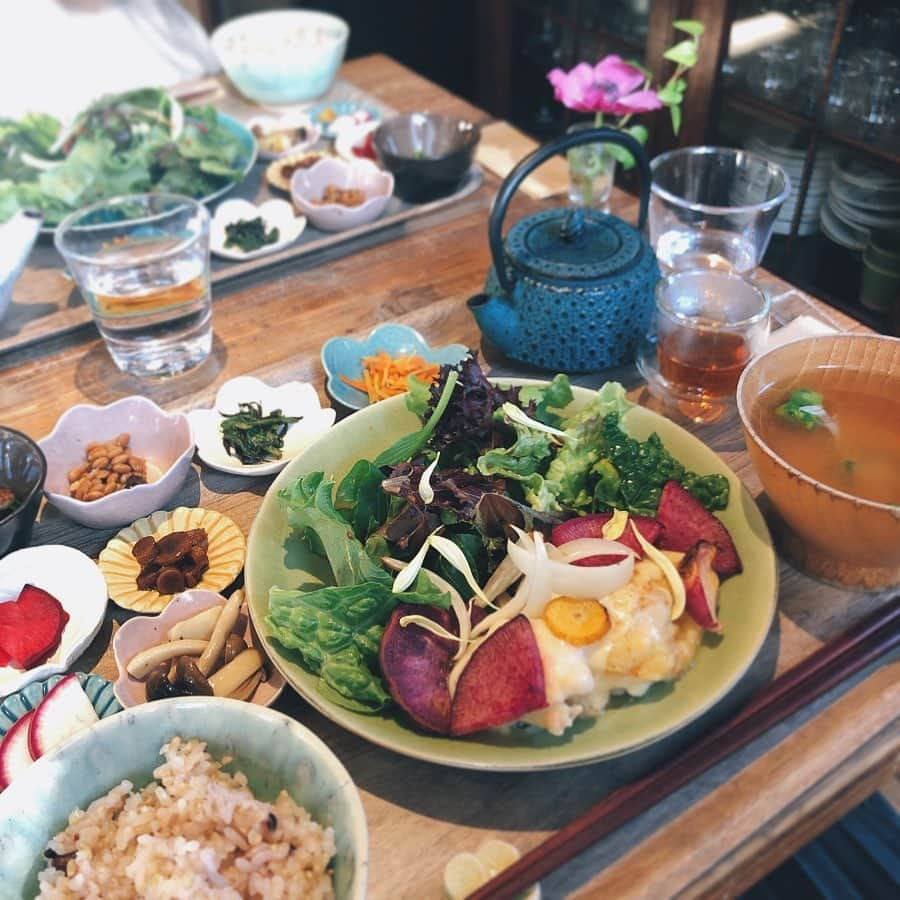 山下聖良さんのインスタグラム写真 - (山下聖良Instagram)「朝活🥊ビーモンスター いっぱい汗かいてスッキリ！  7日間のビーモンスター生活お疲れ様でした👏👏 1週間分の筋肉痛を愛でたいと思います🥺  ちゃんと家でも続けたいですネ！  #ビーモンスター #b_monster  #筋トレ　#暗闇フィットネス  #ボクシング #ダイエット #表参道ランチ  #野菜ランチ #ヘルシーメニュー  #栄養 #無農薬野菜　#オーガニック料理  #くれは食堂」1月12日 11時40分 - yamashita_seira