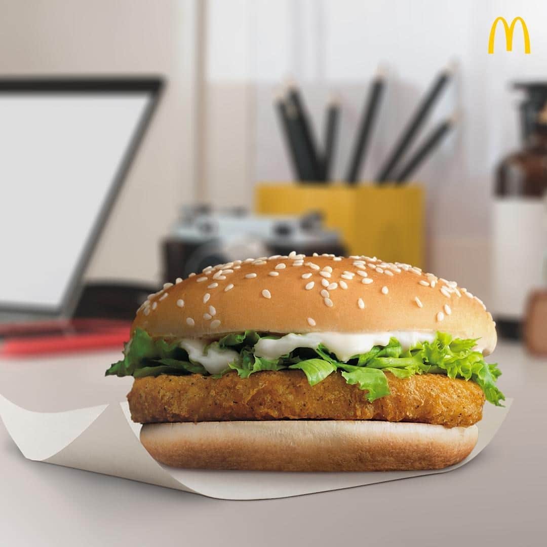 McDonald's Philippinesのインスタグラム：「Work or school getting you hungry? Order our filling McChicken Sandwich to keep you going! Order now via McDonald’s Dine-In, Take Out, Drive-Thru, or Pick-Up. You can also order via the McDelivery PH App, website, or call 8888-6236 (NCR).」