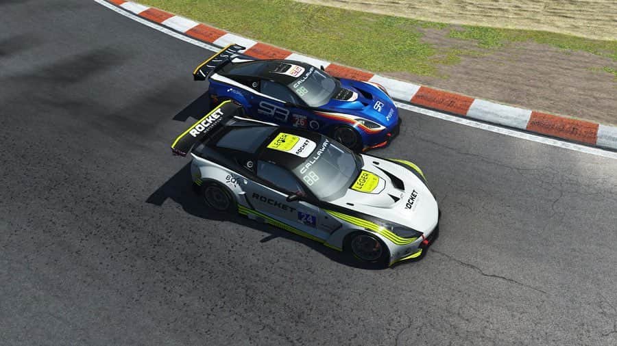 のインスタグラム：「Fun virtual race at Bathurst this past weekend driving for @rocket_msport esports in @eteambrit against some mega sim drivers @rxchardsnco @janvdhe @joonasraivio & @sido Weijer & real racers @al_buncombe @sebastianpriaulx. Brought the Callaway home in P4 after some fun battles. #sim #simracing #virtual #bathurst #racing #cars」
