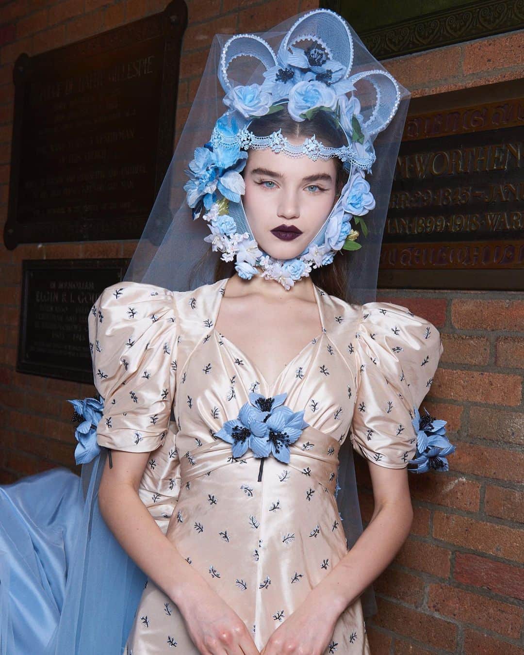のインスタグラム：「@meghanroche backstage at the FW20 show (ph: @gregbackstage). #rodarte」
