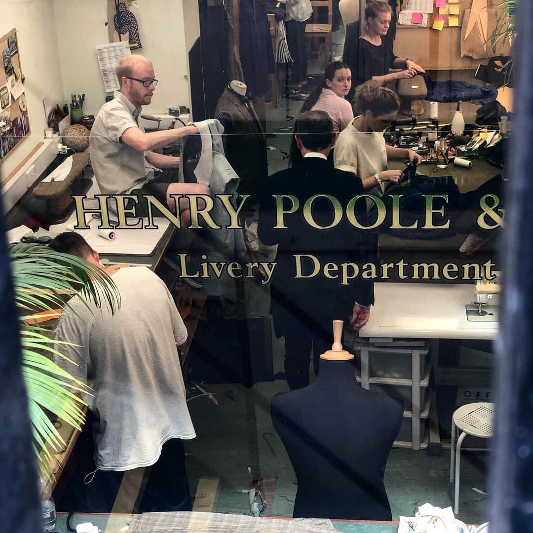 LAUNCHのインスタグラム：「LONDON🇬🇧  This photo was voyeur, but was witnessed by one person」