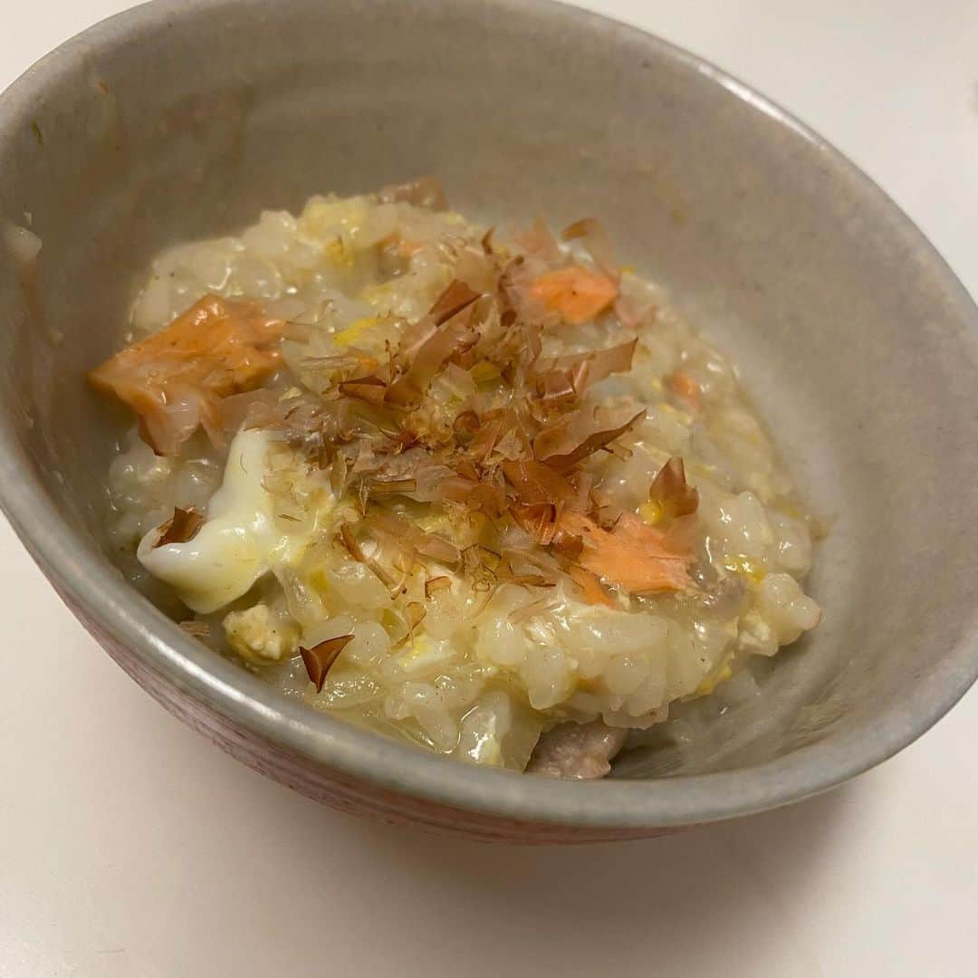乃下未帆のインスタグラム：「七草粥は食べませんでしたが、鍋残粥なら食べました。  #シンクでごはん」