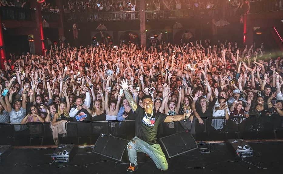 Pauly Dのインスタグラム：「Hands Up If You're Ready For A DJ Pauly D Show!!!! 🙌🏽🙌🏽🙌🏽🙌🏽🙌🏽」