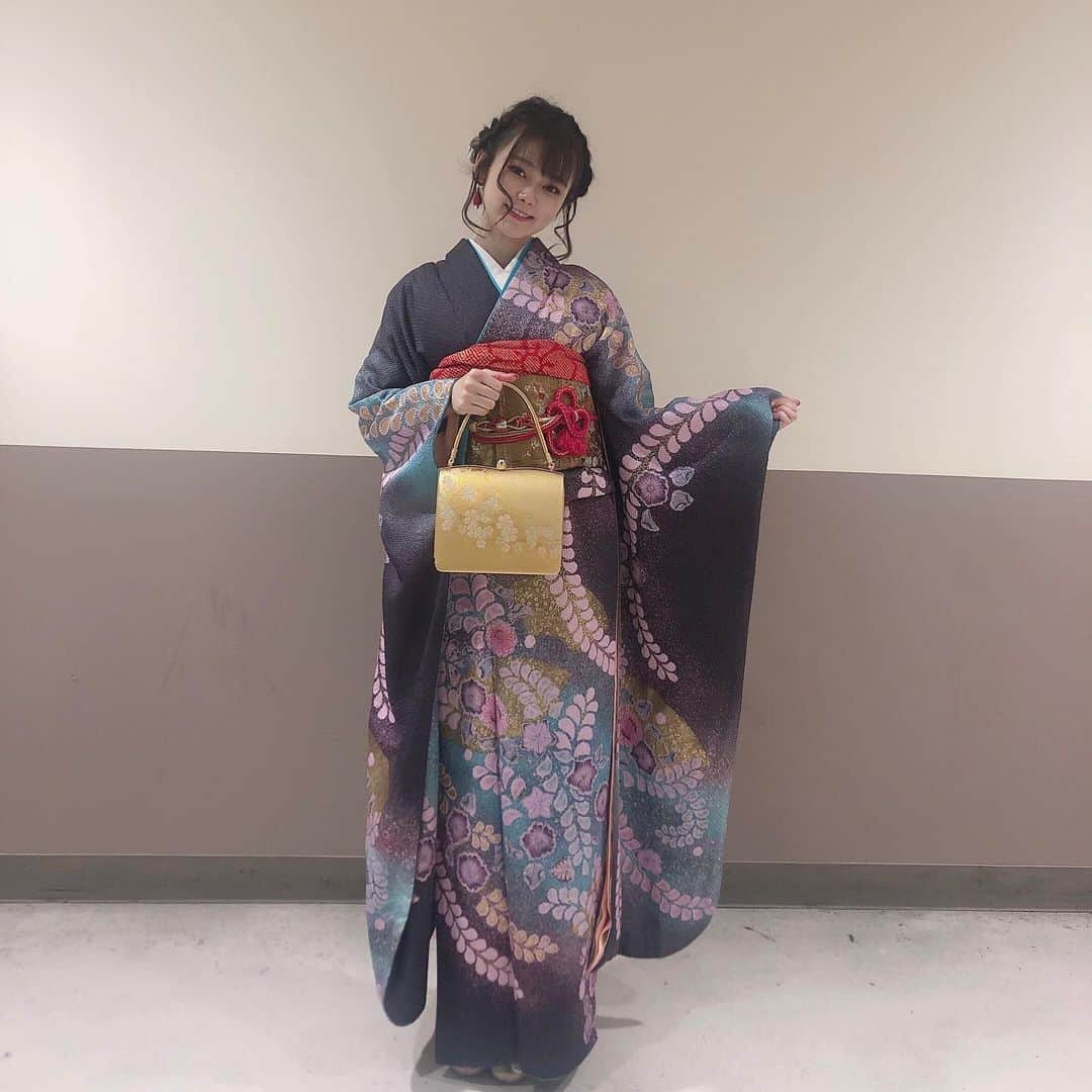 宮川里奈さんのインスタグラム写真 - (宮川里奈Instagram)「昨日無事成人を迎えることができました☺︎ 母の振袖を着ました✨ あらためて私はいろんな人に支えられているなと思いました！ 成人式はできなかったけど、 振袖を着れてよかったです🥺 #新成人 #成人式 #振袖」1月12日 13時02分 - rinamiyakawa0926