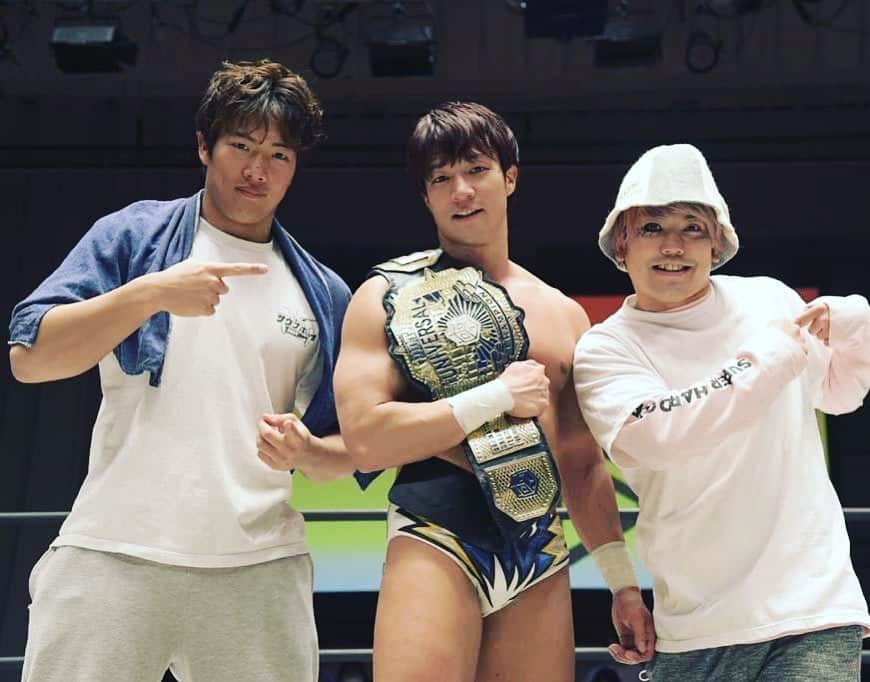 のインスタグラム：「ユニバーサル王者の上野勇希選手と写真を撮ってもらいました！上野選手ありがとうございます！」