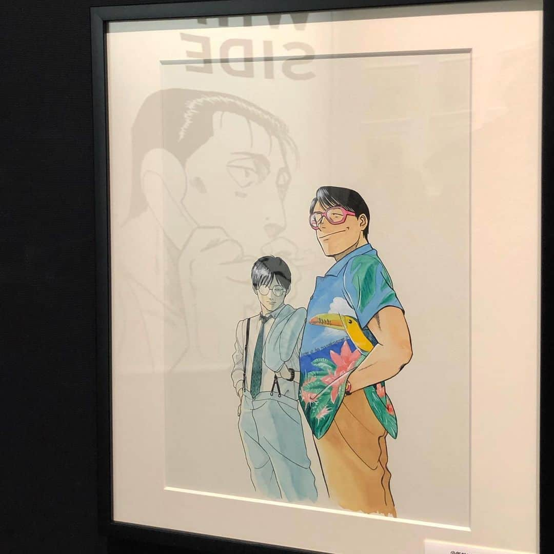 岡田育さんのインスタグラム写真 - (岡田育Instagram)「Masami Yūki, one of my favorite manga artists has his 40th anniversary exhibition. . 「ふふ」というわけで会期終了間際に滑り込み！ 画業40周年おめでとうございます、ゆうきまさみ展。とにかくひたすら漫画が上手い。あと私が一番大好きな内海課長のカラー原画の余白に対向の後藤隊長が映り込むように会場配置した人、天才では？（負け惜しみではない） . #ゆうきまさみ展 #ゆうきまさみ #masamiyūki #patlabor #kyukyokuchojinr #光画部 #原画展 #R田中一郎くんだよ #japanesemanga #mangaexhibition #mangaartist」1月12日 13時31分 - okadaic