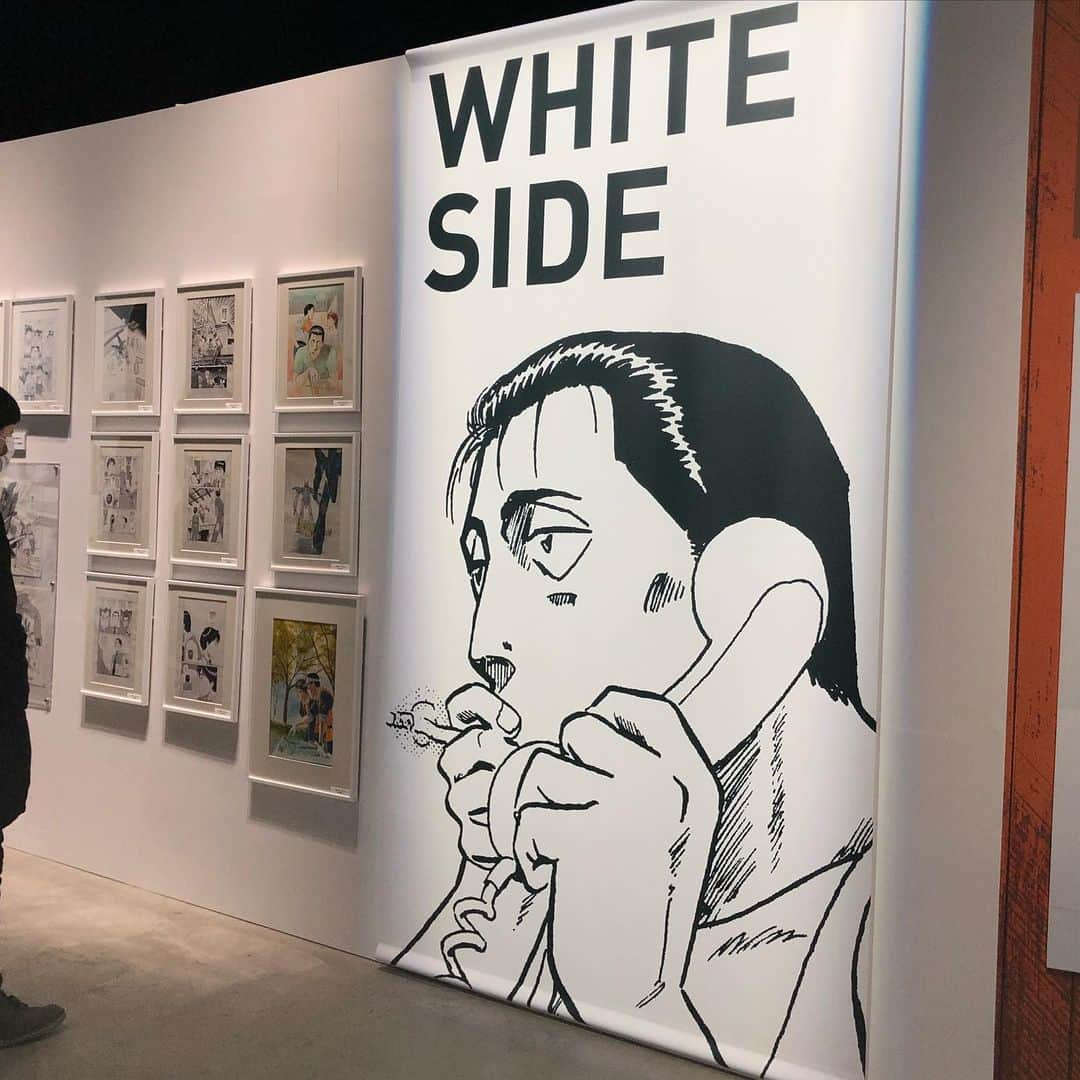 岡田育さんのインスタグラム写真 - (岡田育Instagram)「Masami Yūki, one of my favorite manga artists has his 40th anniversary exhibition. . 「ふふ」というわけで会期終了間際に滑り込み！ 画業40周年おめでとうございます、ゆうきまさみ展。とにかくひたすら漫画が上手い。あと私が一番大好きな内海課長のカラー原画の余白に対向の後藤隊長が映り込むように会場配置した人、天才では？（負け惜しみではない） . #ゆうきまさみ展 #ゆうきまさみ #masamiyūki #patlabor #kyukyokuchojinr #光画部 #原画展 #R田中一郎くんだよ #japanesemanga #mangaexhibition #mangaartist」1月12日 13時31分 - okadaic