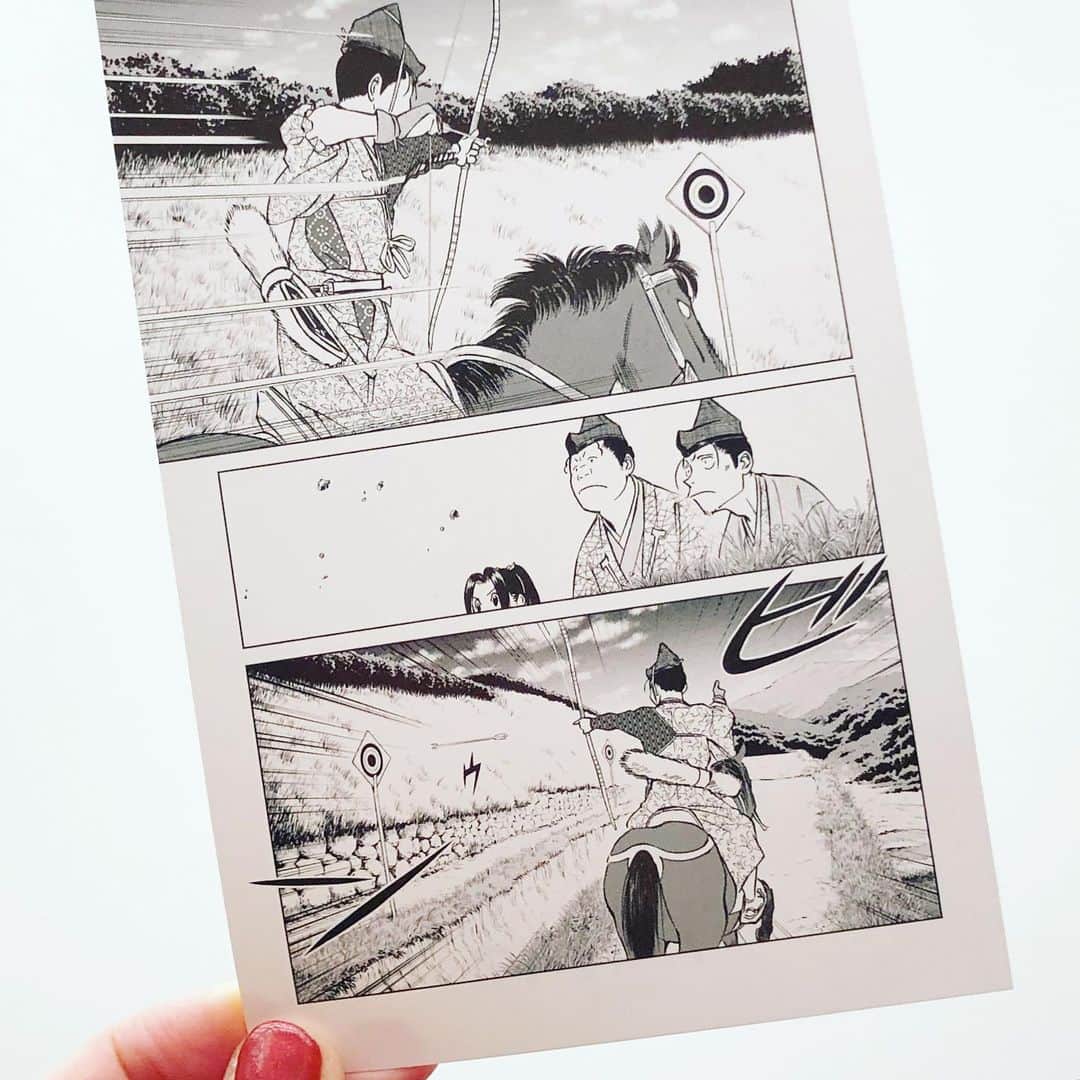 岡田育さんのインスタグラム写真 - (岡田育Instagram)「Masami Yūki, one of my favorite manga artists has his 40th anniversary exhibition. . 制作ノートの緻密さ、アナログ原稿の美しさとミスの無さはもちろんなんだけど、デジタル仕上になってからも「結局は筆の力が大事」という当たり前のことがよくわかる展示で震えましたね。特典ポストカードは新九郎だったよ！嬉しいな。 . #ゆうきまさみ展 #ゆうきまさみ #masamiyūki #patlabor #kyukyokuchojinr #原画展 #新九郎奔る #japanesemanga #mangaexhibition #mangaartist」1月12日 13時41分 - okadaic
