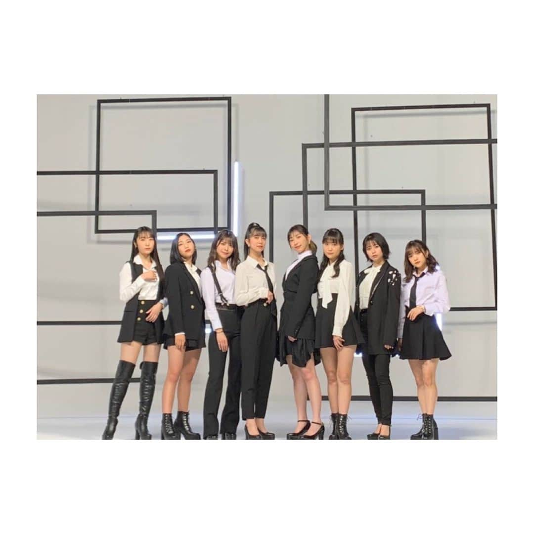 金澤朋子のインスタグラム：「. . Juice=Juice 14枚目のシングルを 3月24日(水)に発売します🎊㊗️ . 「がんばれないよ／DOWN TOWN」 (曲順未定)両A面シングルです。 . お楽しみに！ . #juicejuice #金澤朋子  #約1年ぶり #ニューシングル #発売 #3月24日  #がんばれないよ #DOWNTOWN #お楽しみに」