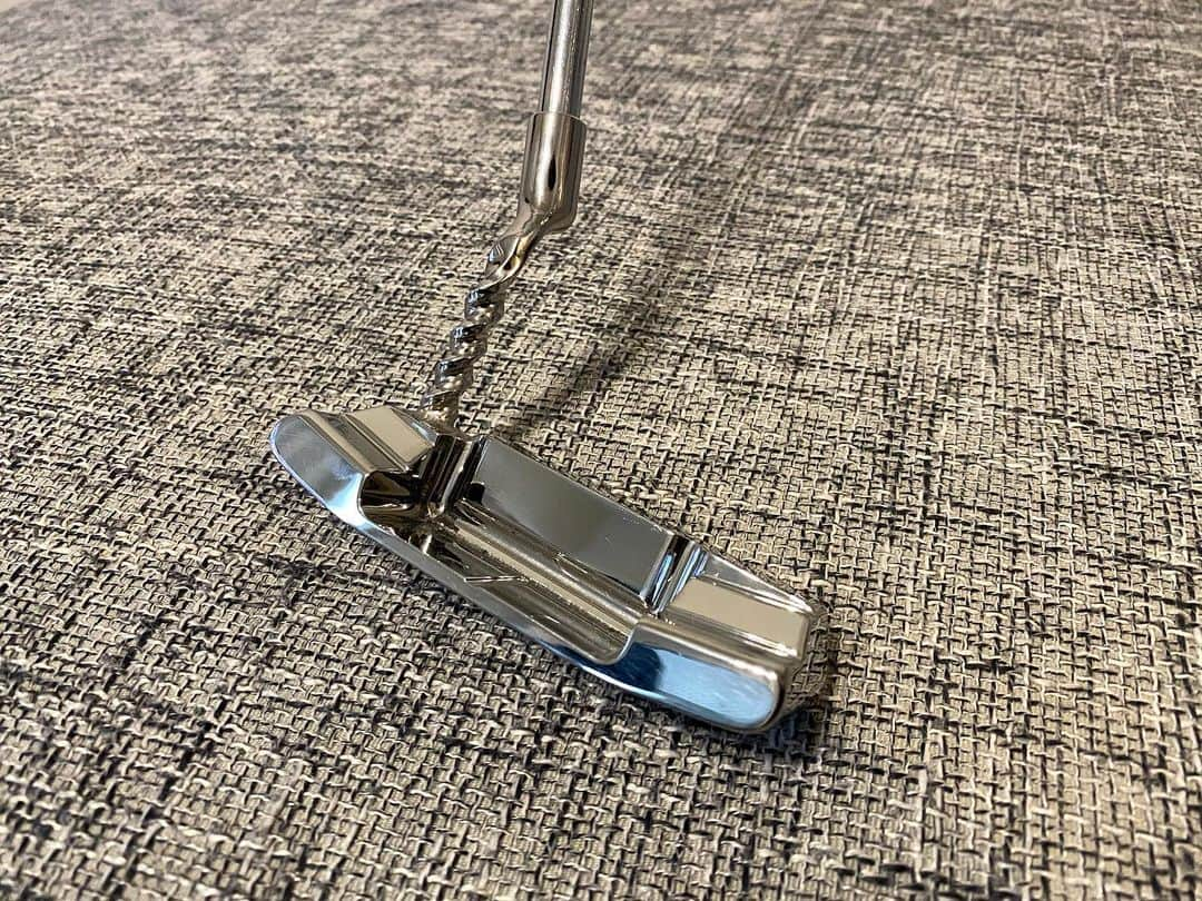 西條 祐也のインスタグラム：「order putter  オーダーして作ったパター⛳️ 形から入るタイプです🤣」