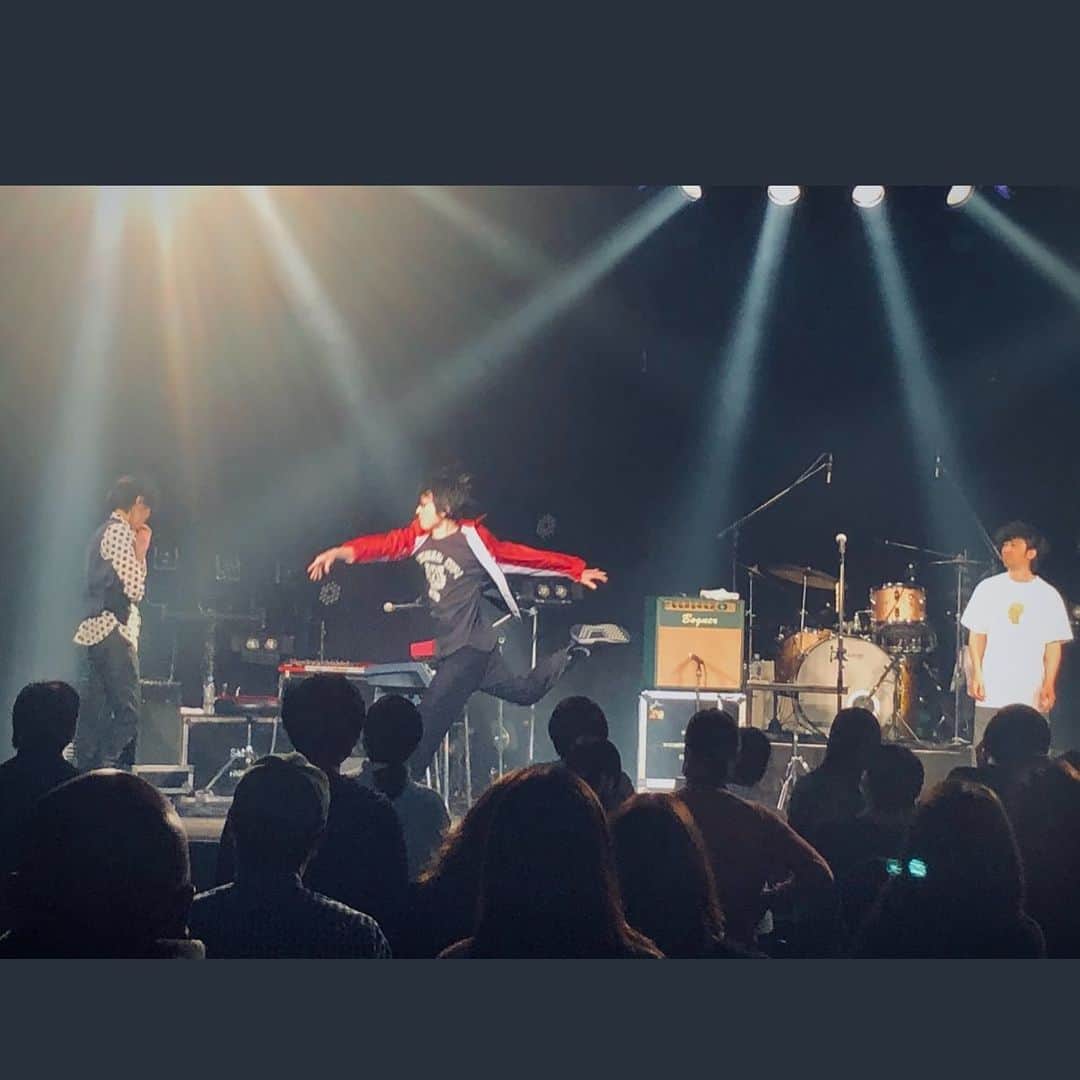 YO-KINGのインスタグラム：「昨日の名古屋公演、楽しかったす！ はしゃいでんなー、おれ！ ありがとうこざいました。」