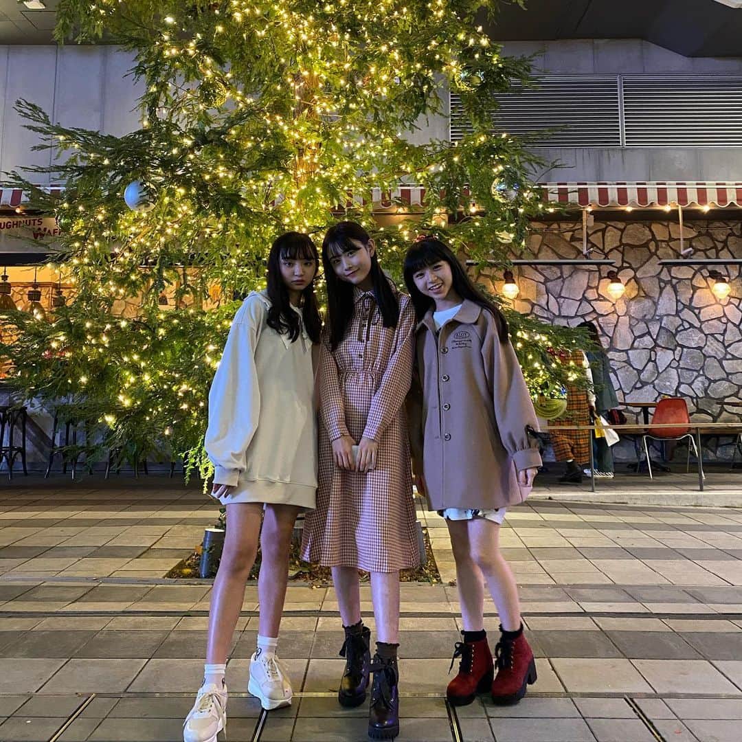 ニコ☆プチのインスタグラム：「ちょっと前の私服〜👗﻿ ﻿ #ニコプチ﻿ #本多萌愛﻿ #近藤藍月﻿ #大里菜桜」