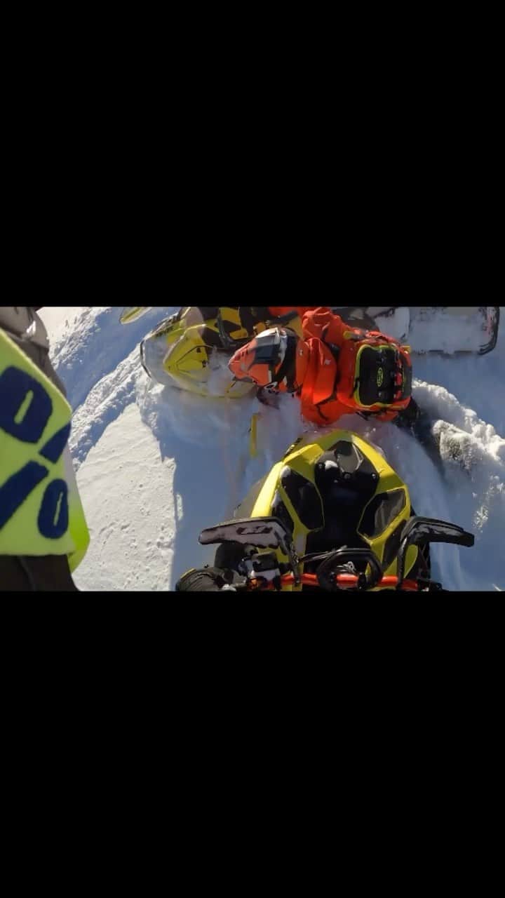 ケン・ブロックのインスタグラム：「Powdered donuts!! Yes, you can carve tight proximity donuts in the powder on a snowmobile. Here’s the proof. This rad little edit features shots from three different POV’s: donut master view from @Tony_Jenkins on his @SkiDoo Summit Turbo, laugh track from inside the donuts by yours truly, and drone shot by @StephenWClark27. #powdereddonuts #SkiDooSummitTURBO」