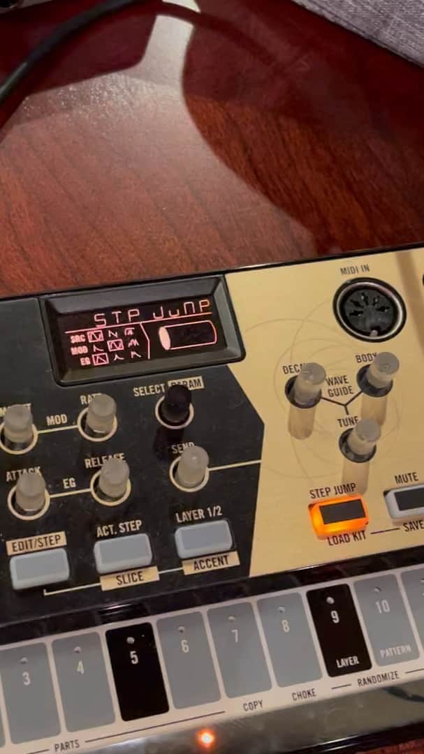 井手大介のインスタグラム：「#volcadrum #korg」